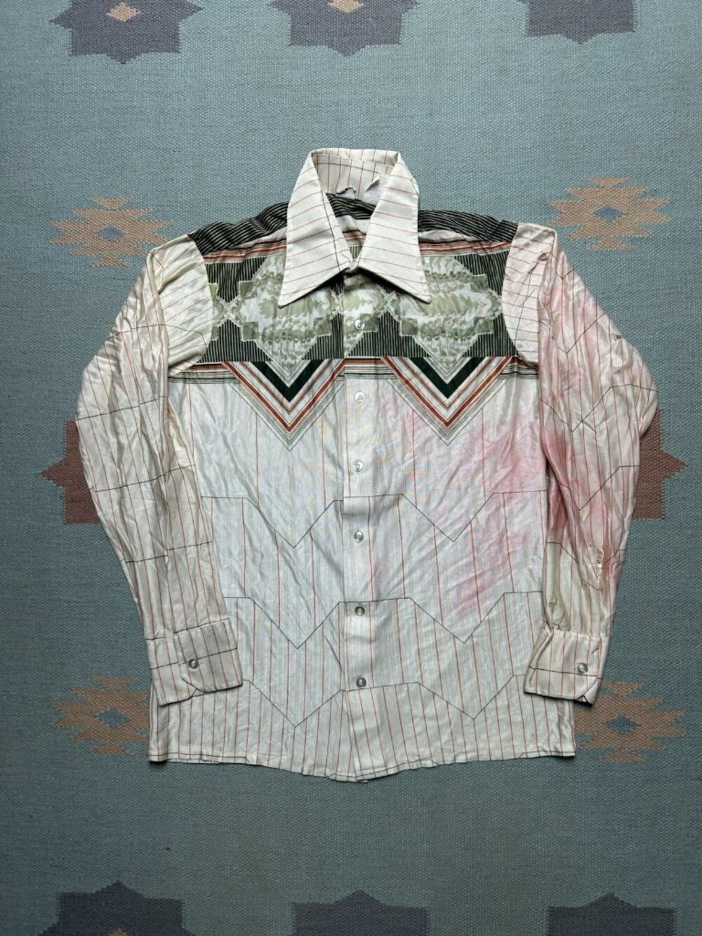 Vintage 70s long sleeve button shirt abstract dagger collar distressed medium